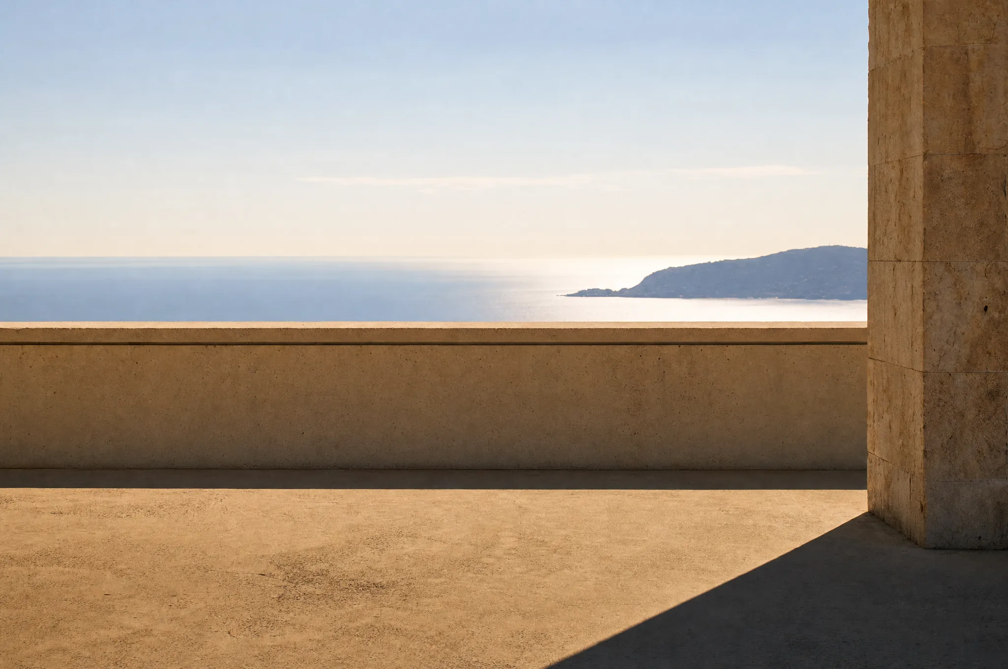 Terrasse de Cap Estel en travertin au-dessus de la mer, à Èze-bord-de-mer